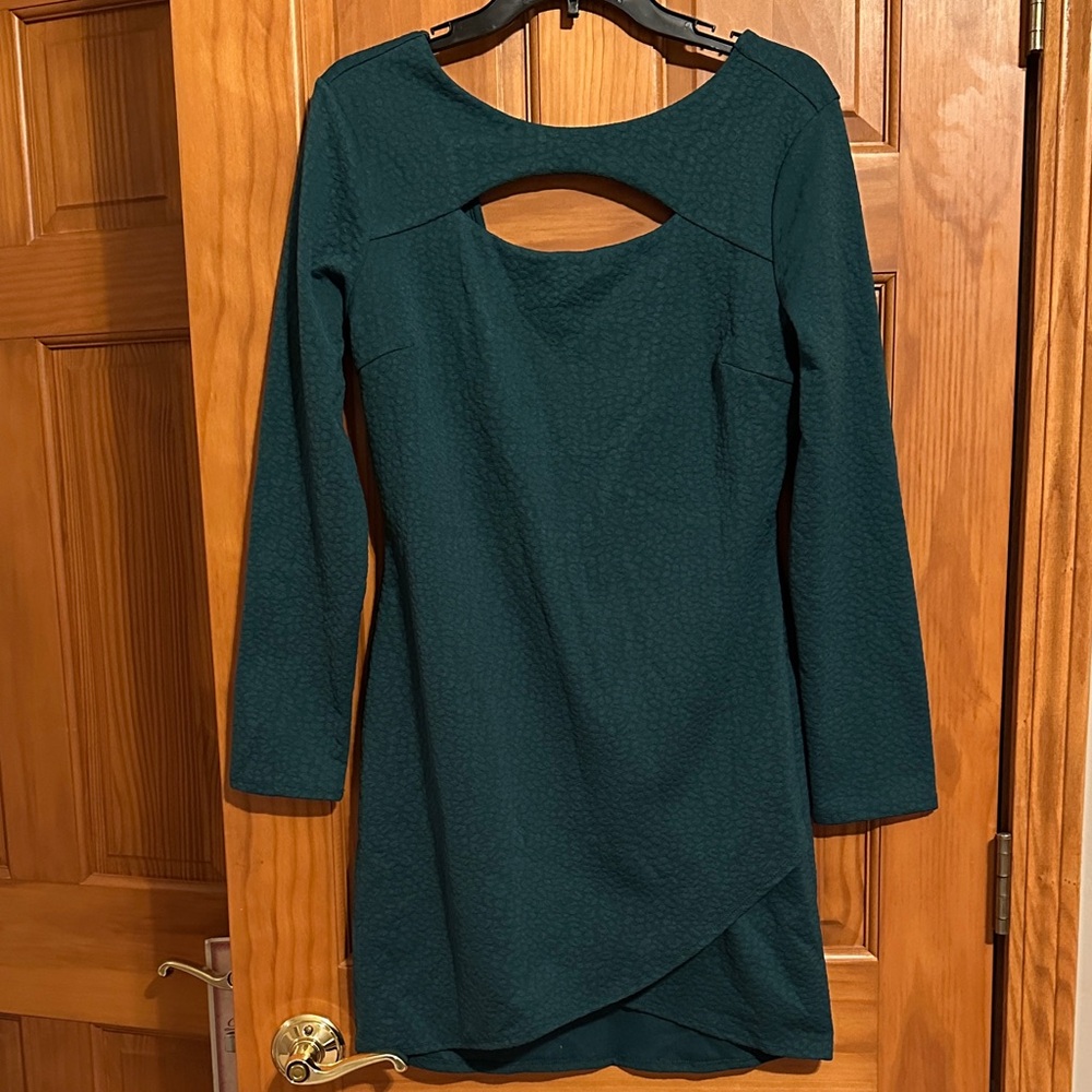 Elegant Green Long Sleeve Dress in great condition
